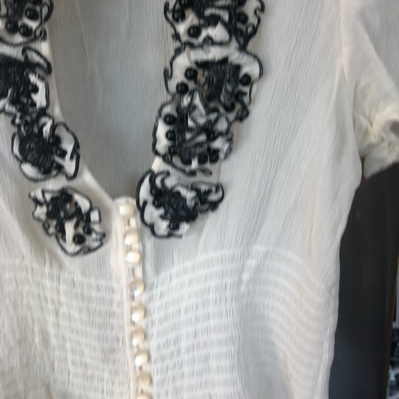 Stunning brand new blouse Bebe - Picture 5 of 5